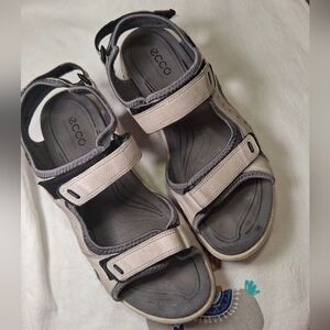 ECCO Dual-Tone Sandals in Gray and Cream